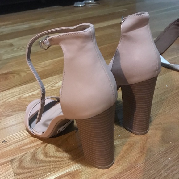 Heels - Picture 3 of 3